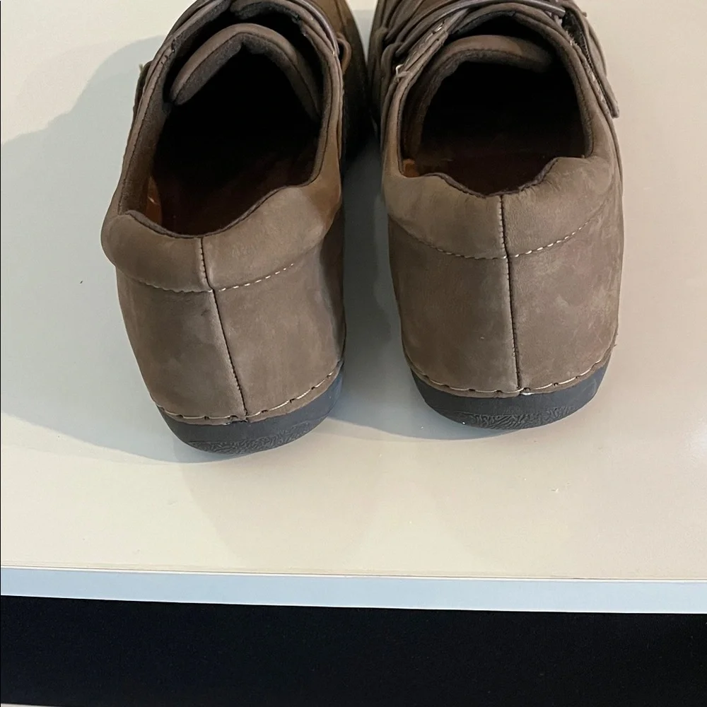Earth Origins stylish taupe
